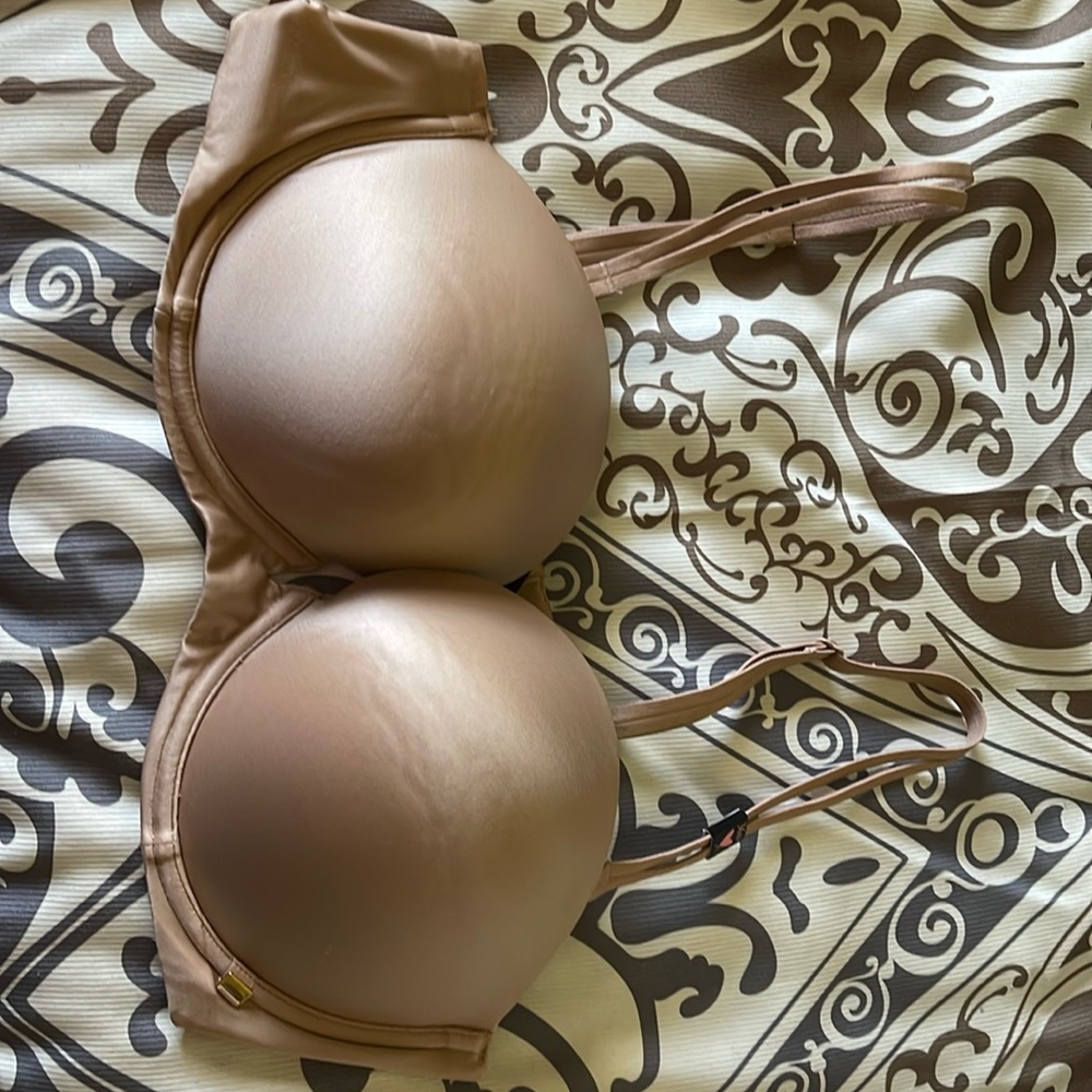 Victoria Secret Push Up strapless bra.